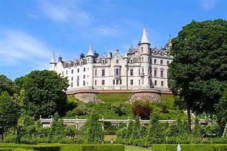 Dunrobin Castle: A Majestic History and its Clan Connections