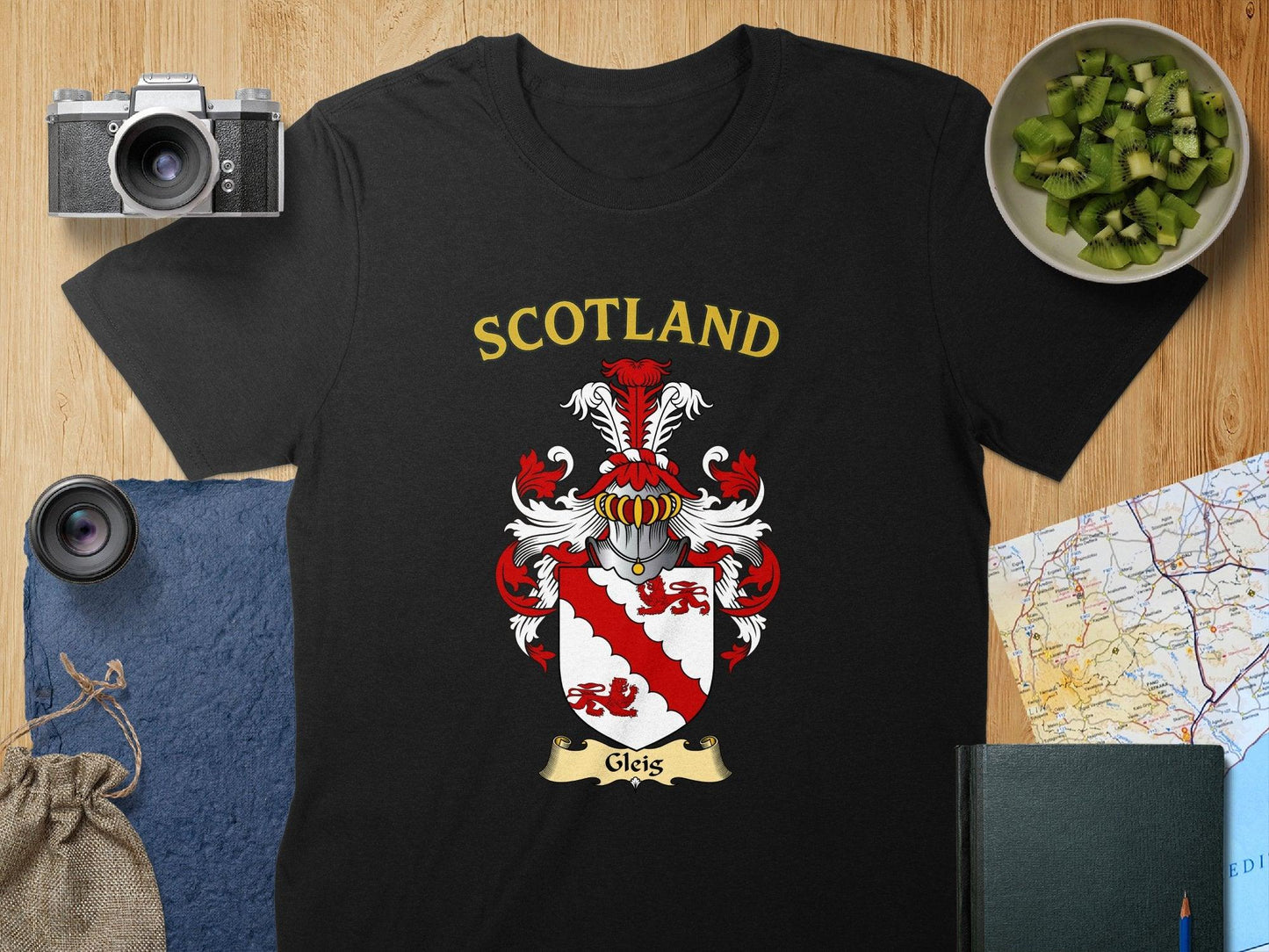 Gleis Clan Family Crest Scotland T-Shirt - Celtic Ancestry Gifts