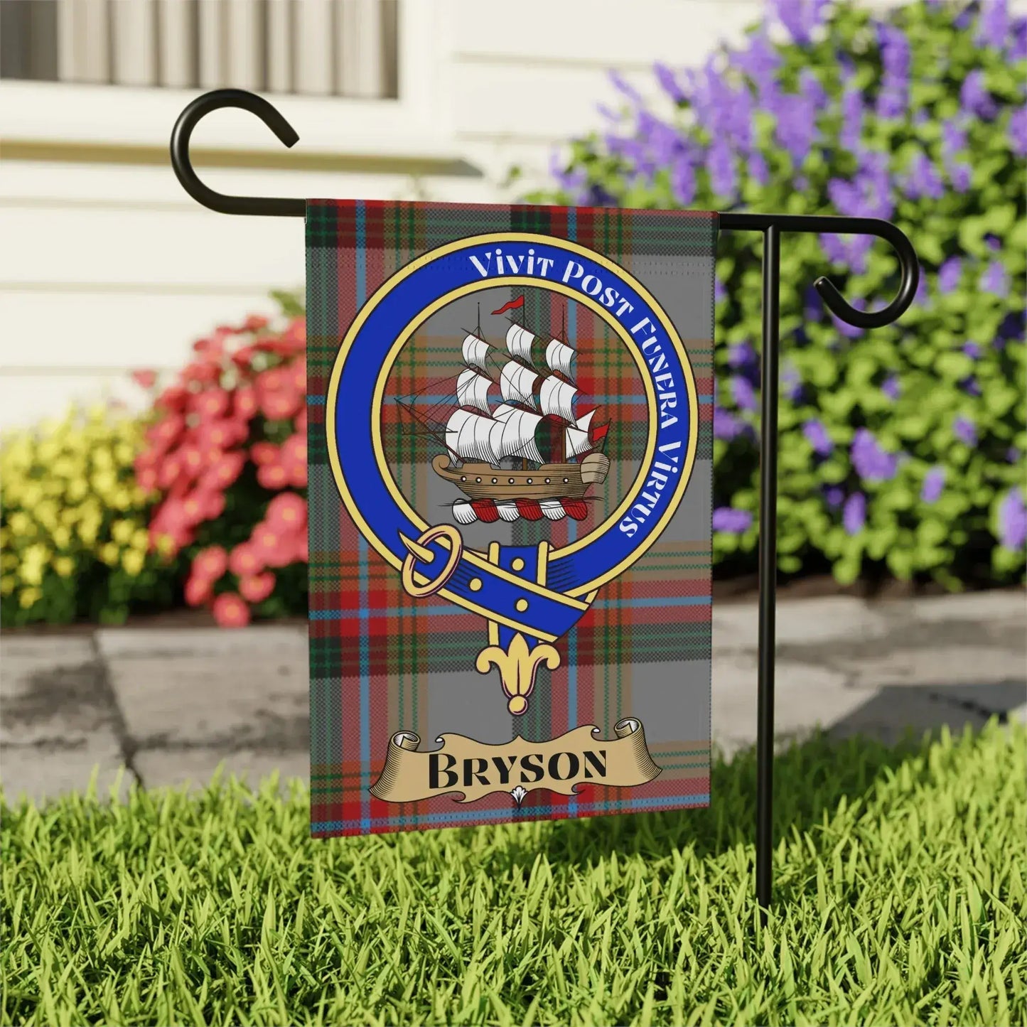 Vivir Post Funera Nixus Bryson Garden Flag product