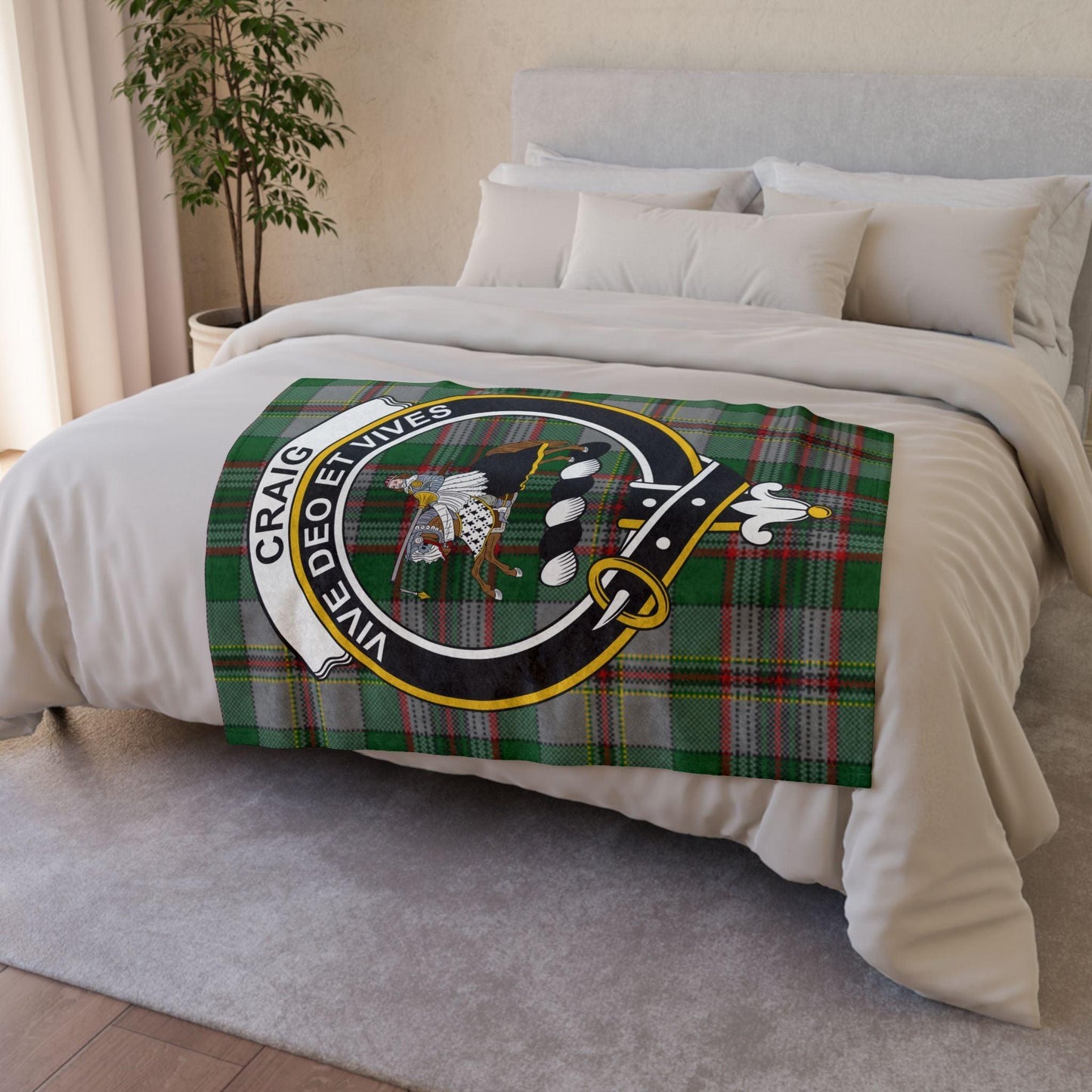 Craig Clan Crest Scottish Tartan Blanket