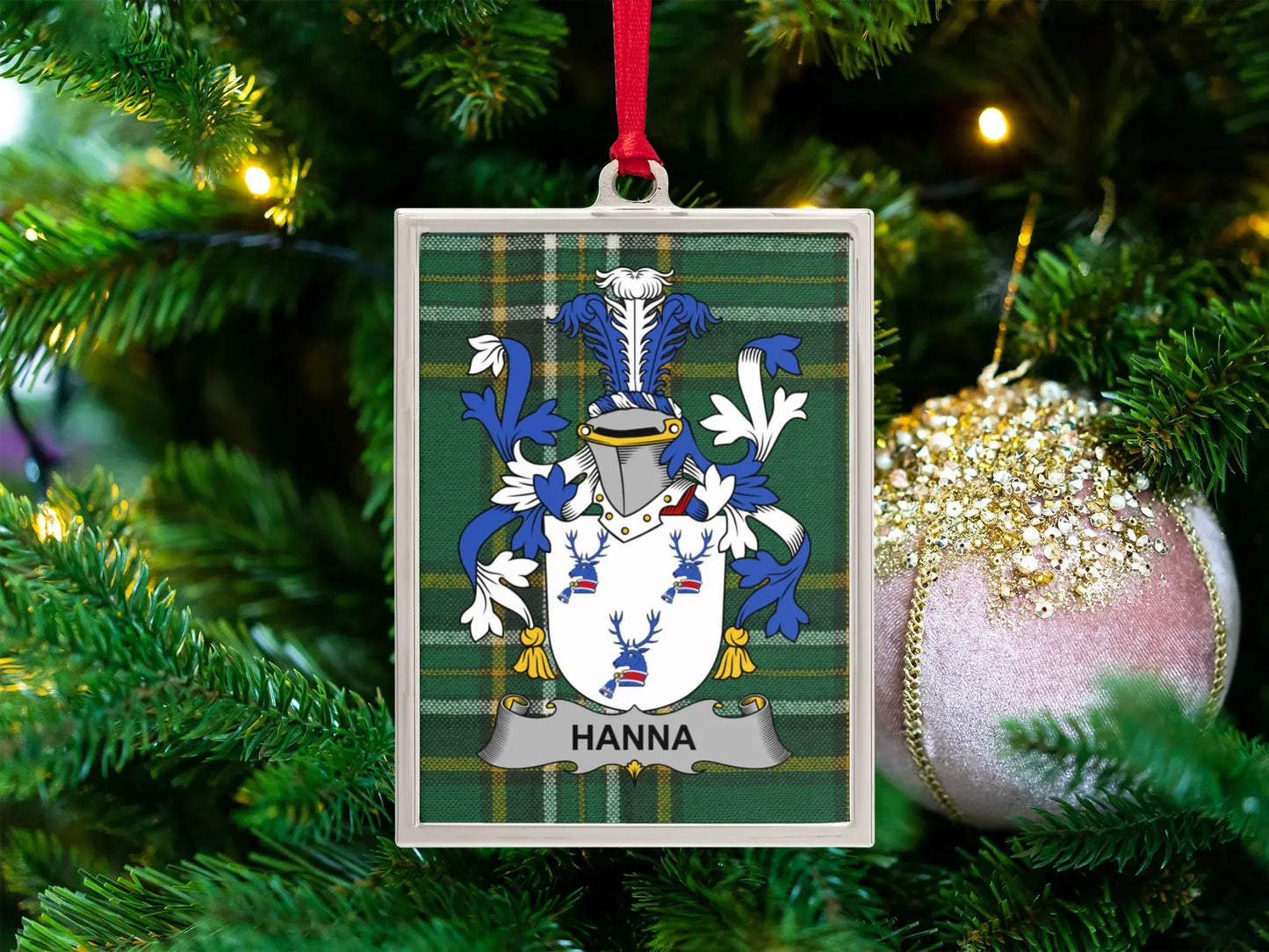 Personalised Hanna Family Crest Holiday Ornament product type