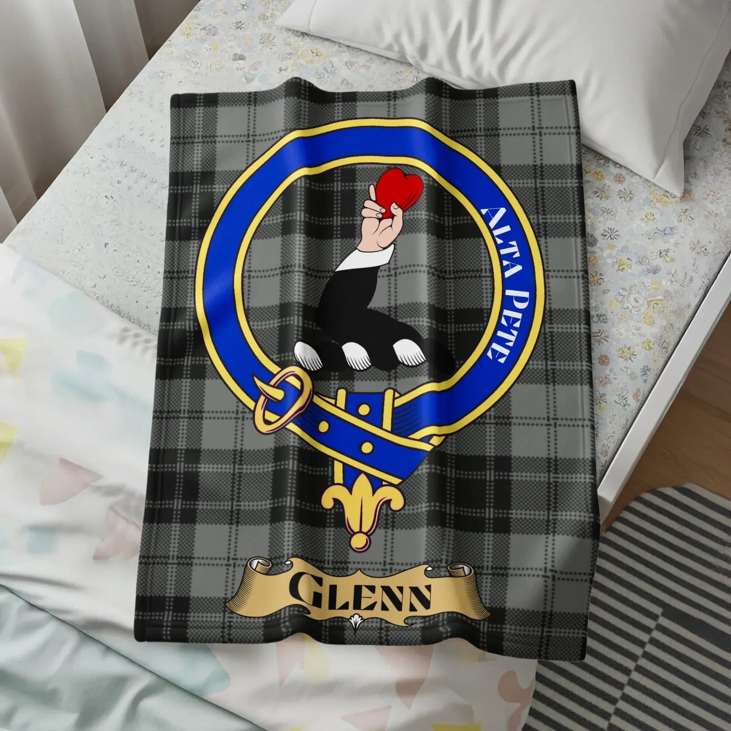 Glenn Clan Crest Blanket Tartan Patterned product