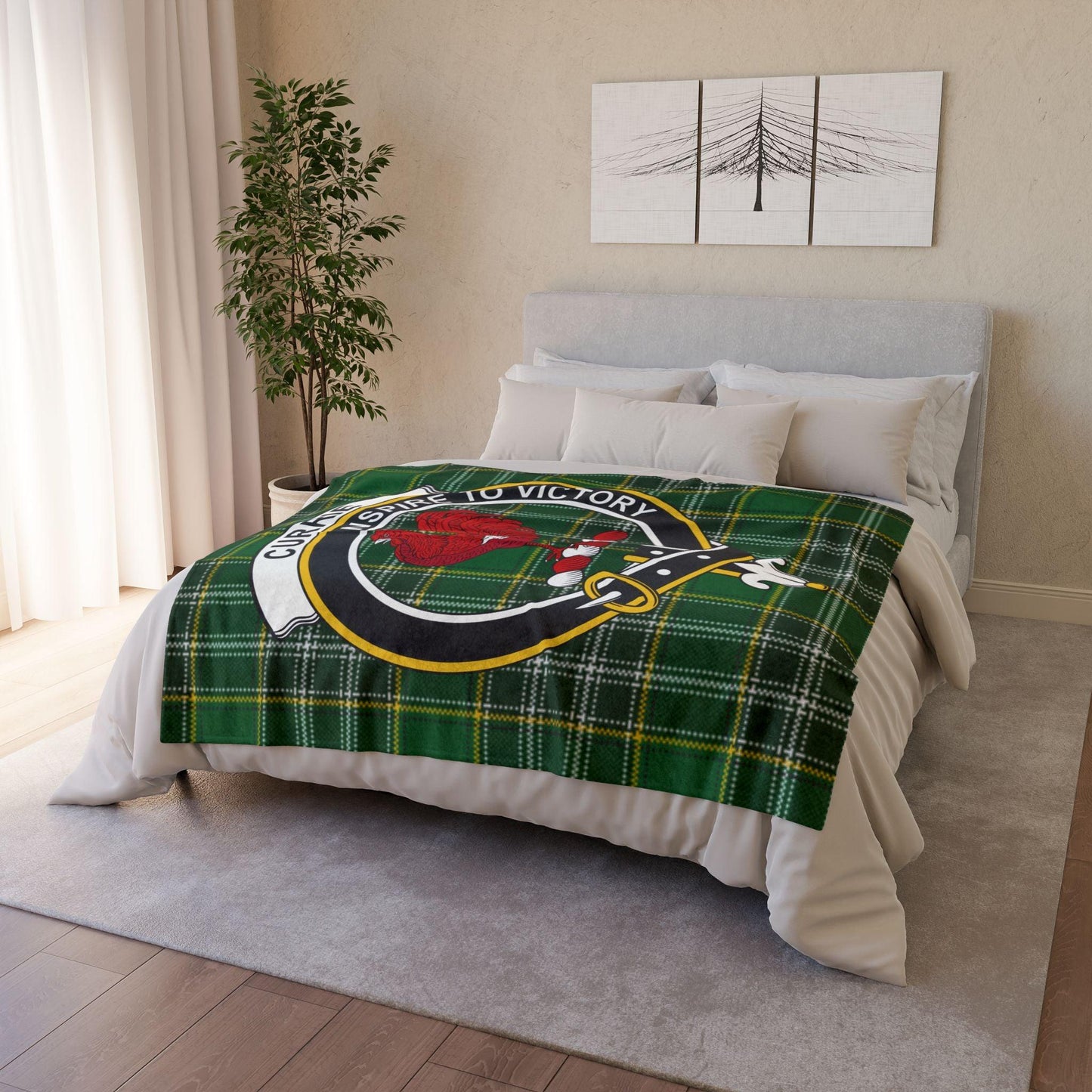 Currie Clan Crest Scottish Tartan Blanket
