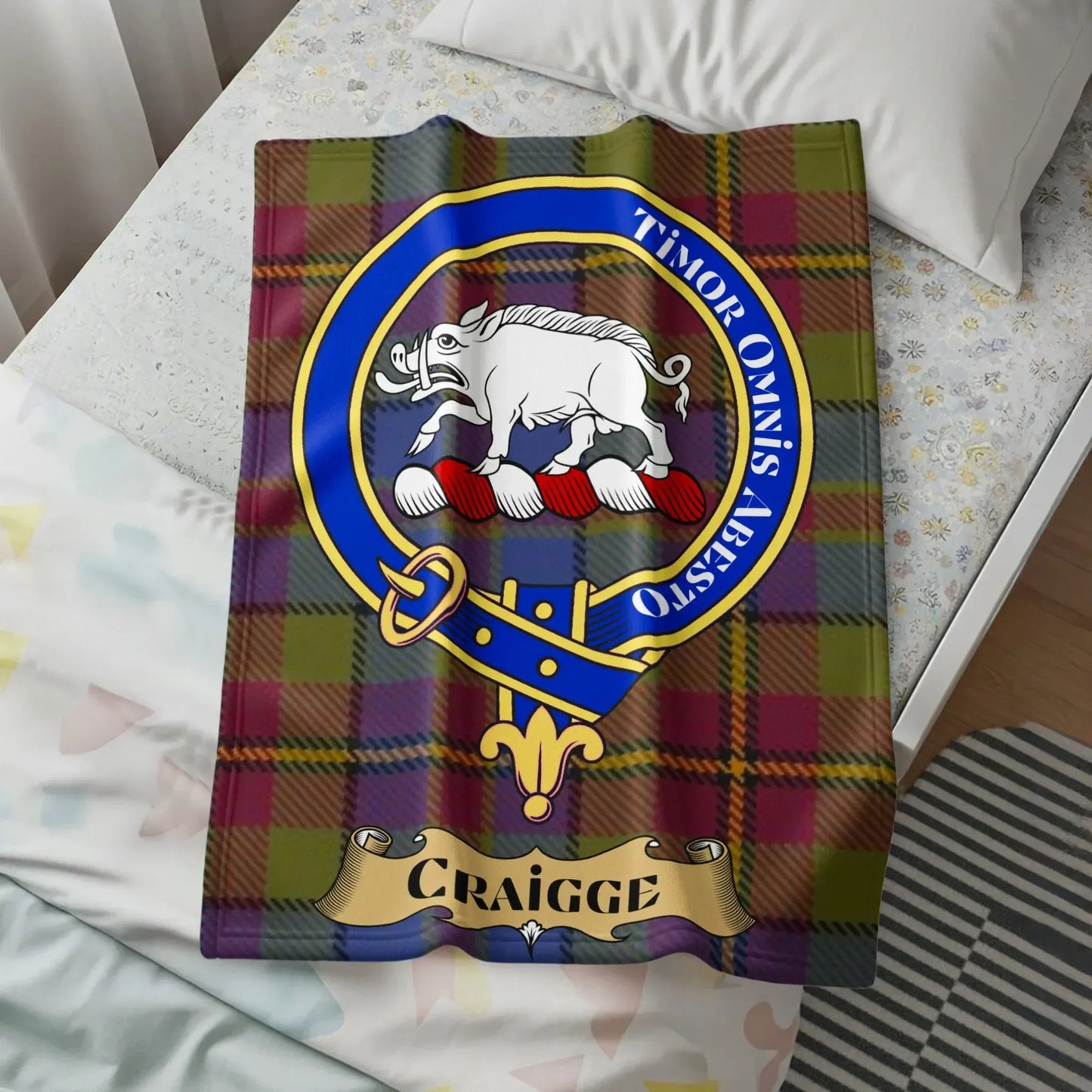 Timor Omnis Abesto Craigge Clan Emblem Blanket product