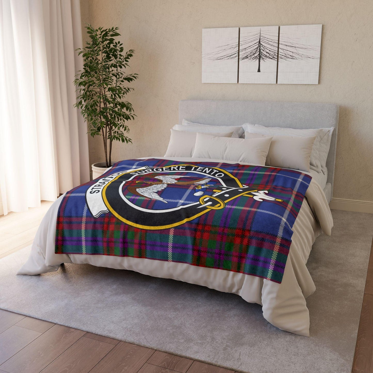 Straiton Clan Tartan Blanket – Scottish Crest Throw