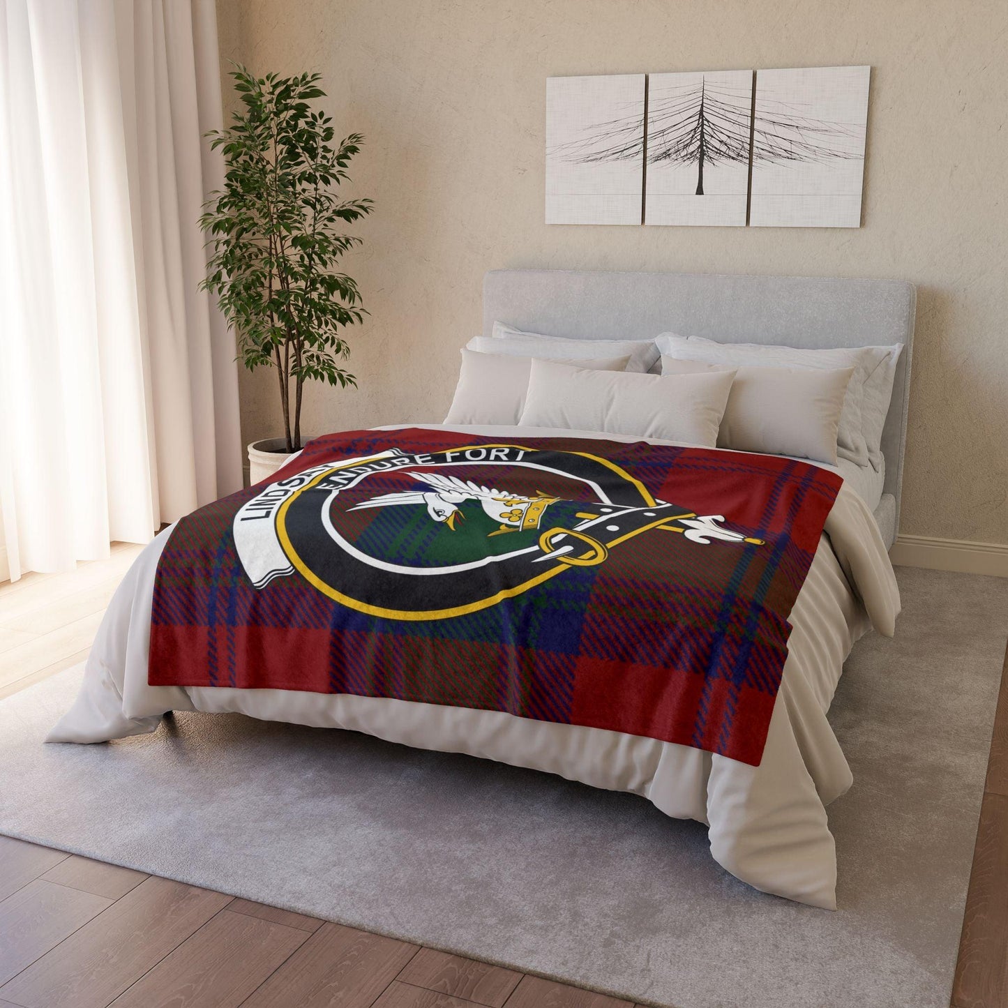 Lindsay Clan Tartan Blanket – Scottish Crest Throw, Soft & Cozy