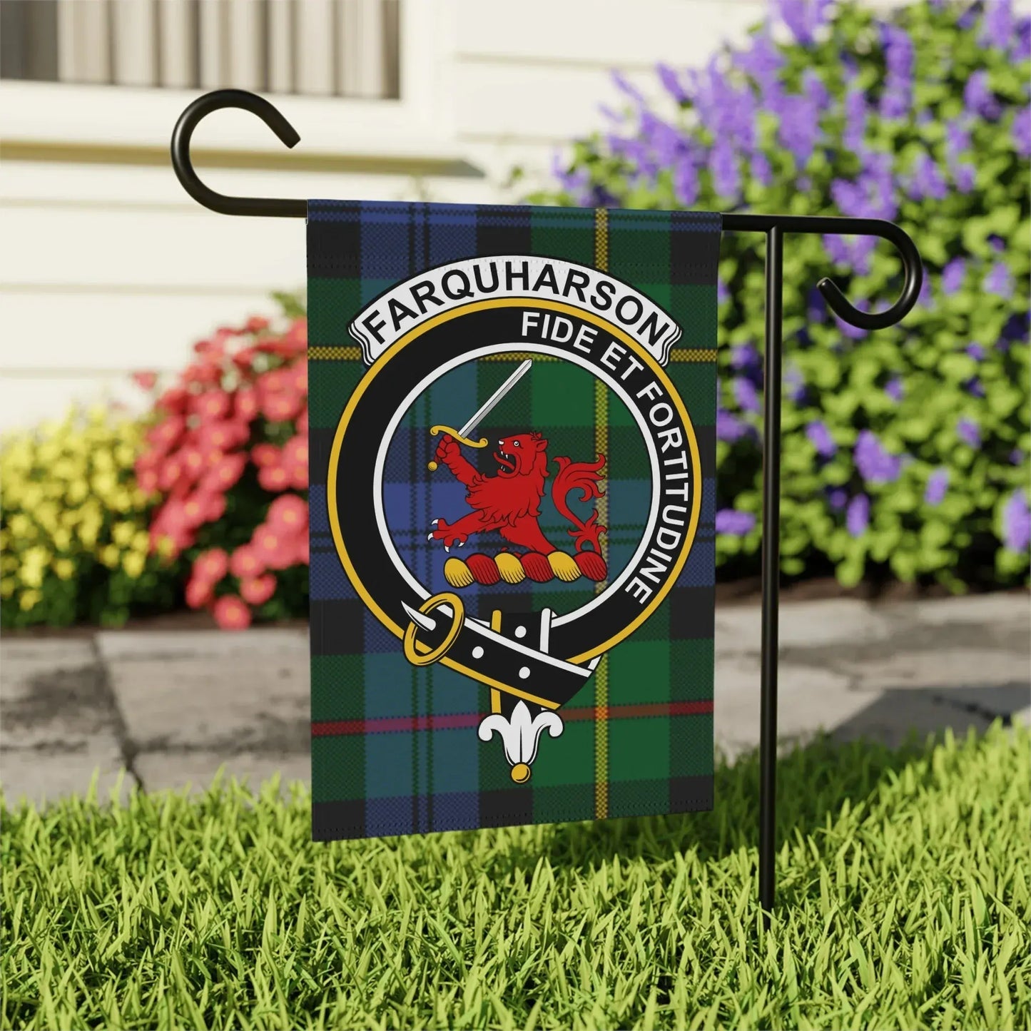 Farquharson Fide Et Fortitudine Garden Flag product