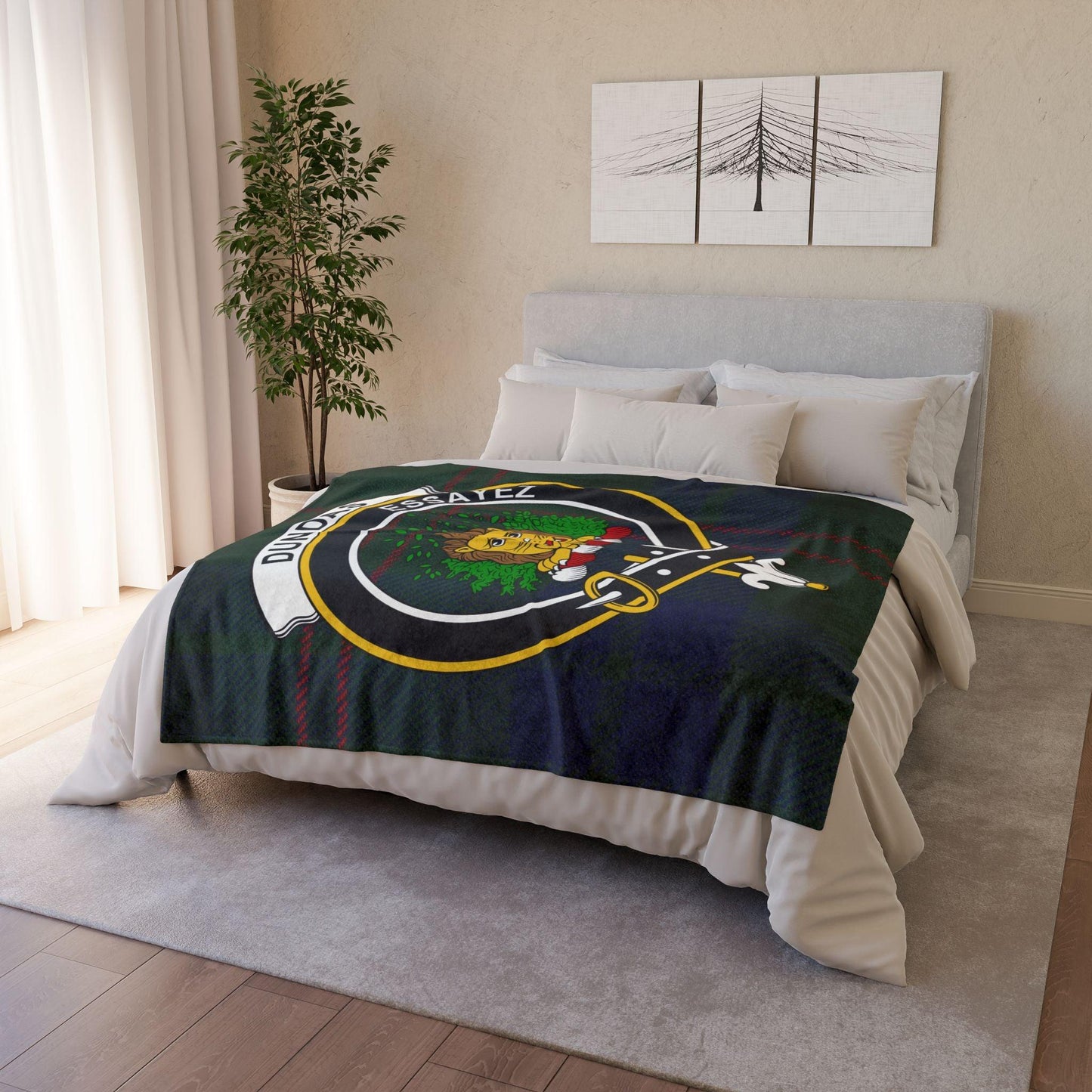 Dundas Clan Tartan Blanket – Scottish Crest Throw