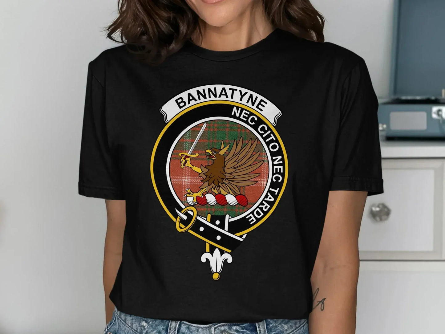 Bannatyne Nec Cito Nec Tardo Badge Black Shirt product type