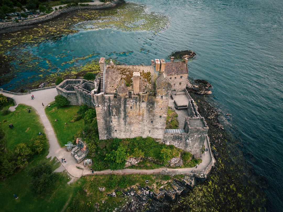 The Mighty Fortress: The Role of Castles in the Scottish Wars of Independence