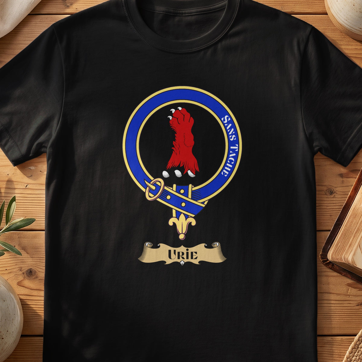 Urie Scottish clan crest T-shirt in Black