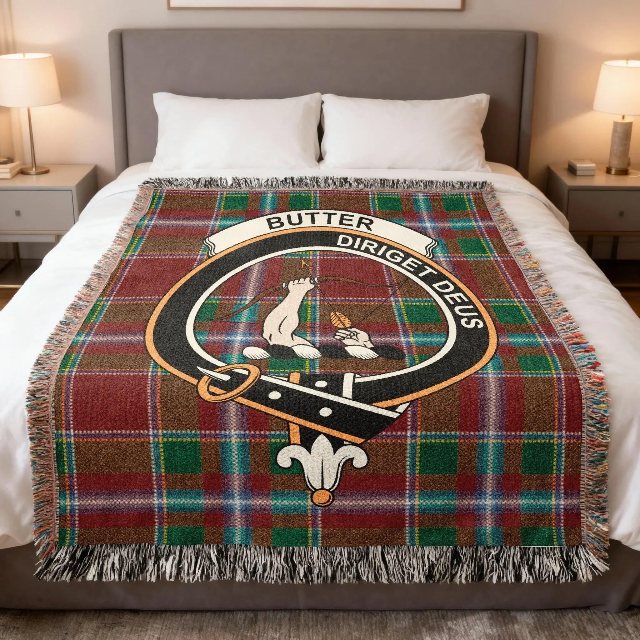 Clan Butter diriget deus crest woven blanket — 100% cotton, sofa display