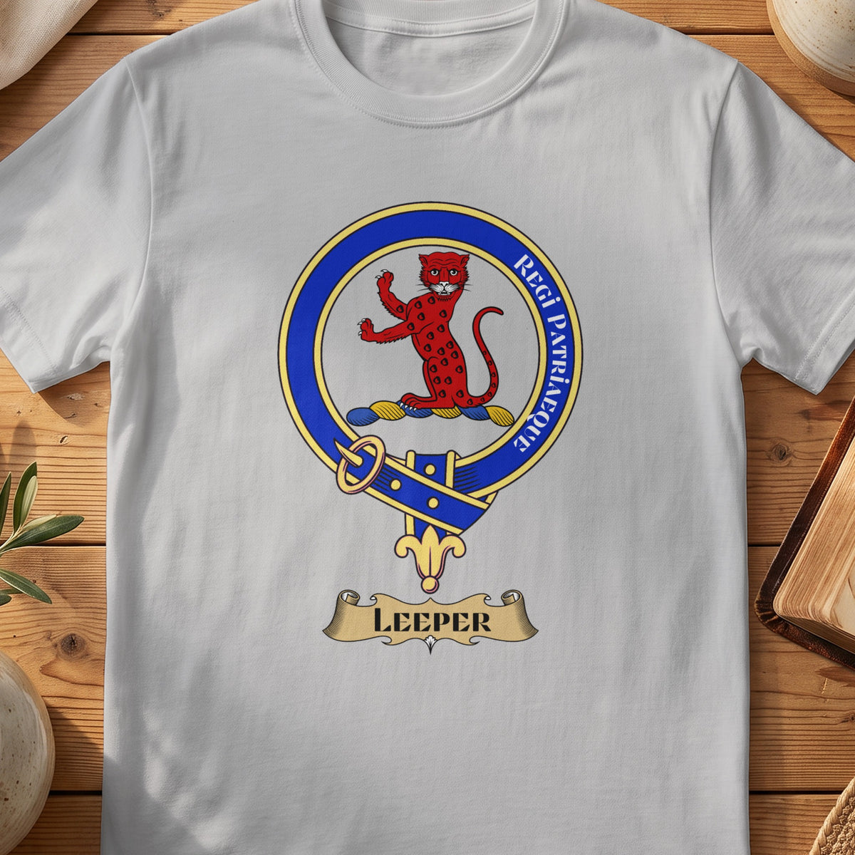 Leeper Scottish clan crest T-shirt in Sport Grey