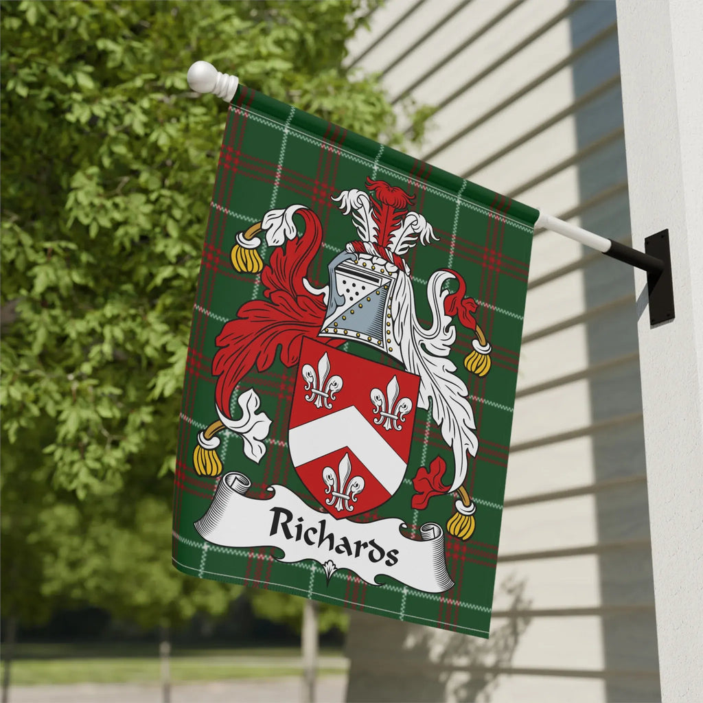 Green tartan flag with Richards family crest and shield.