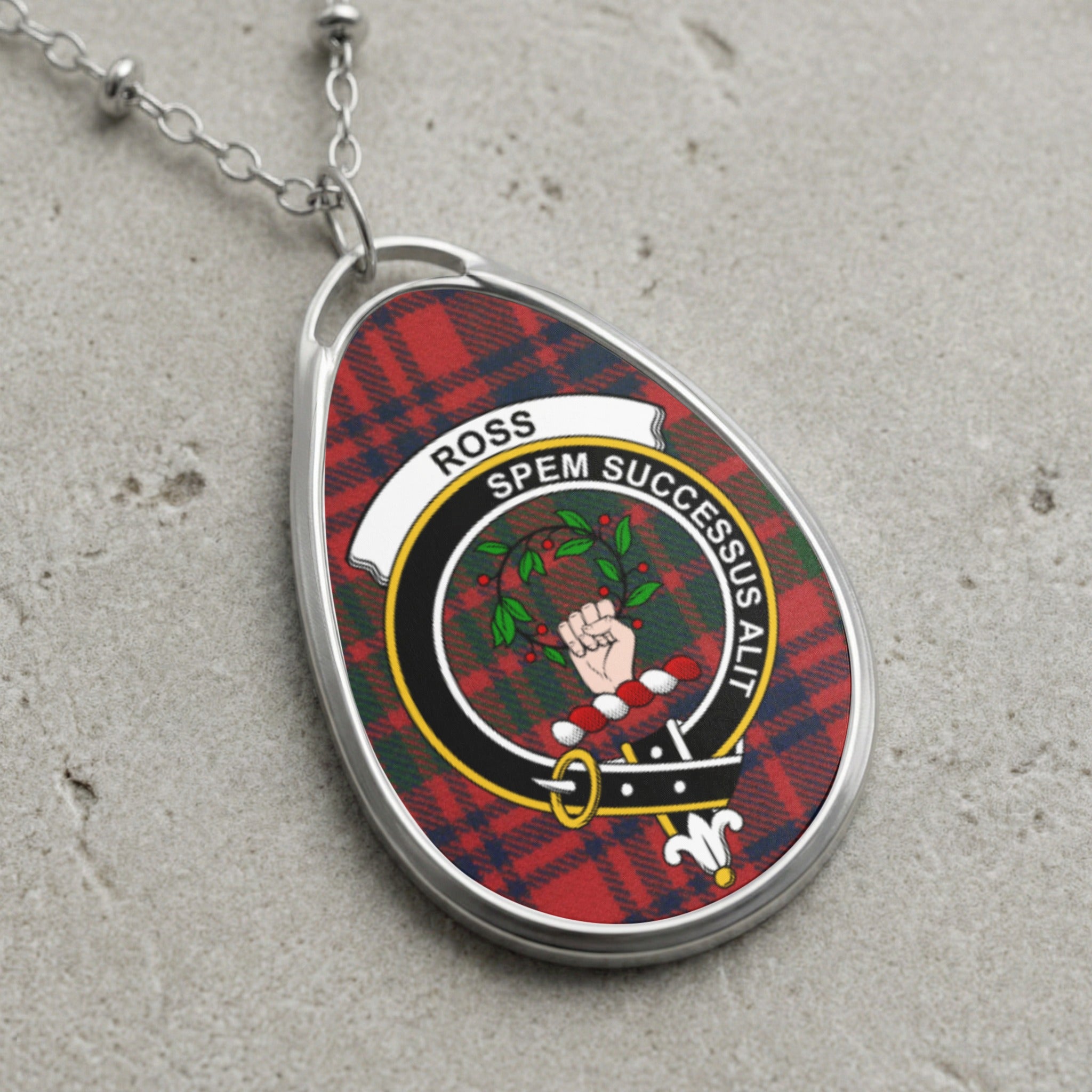 Oval pendant necklace with Ross clan tartan and motto "Spem Successus Alit".