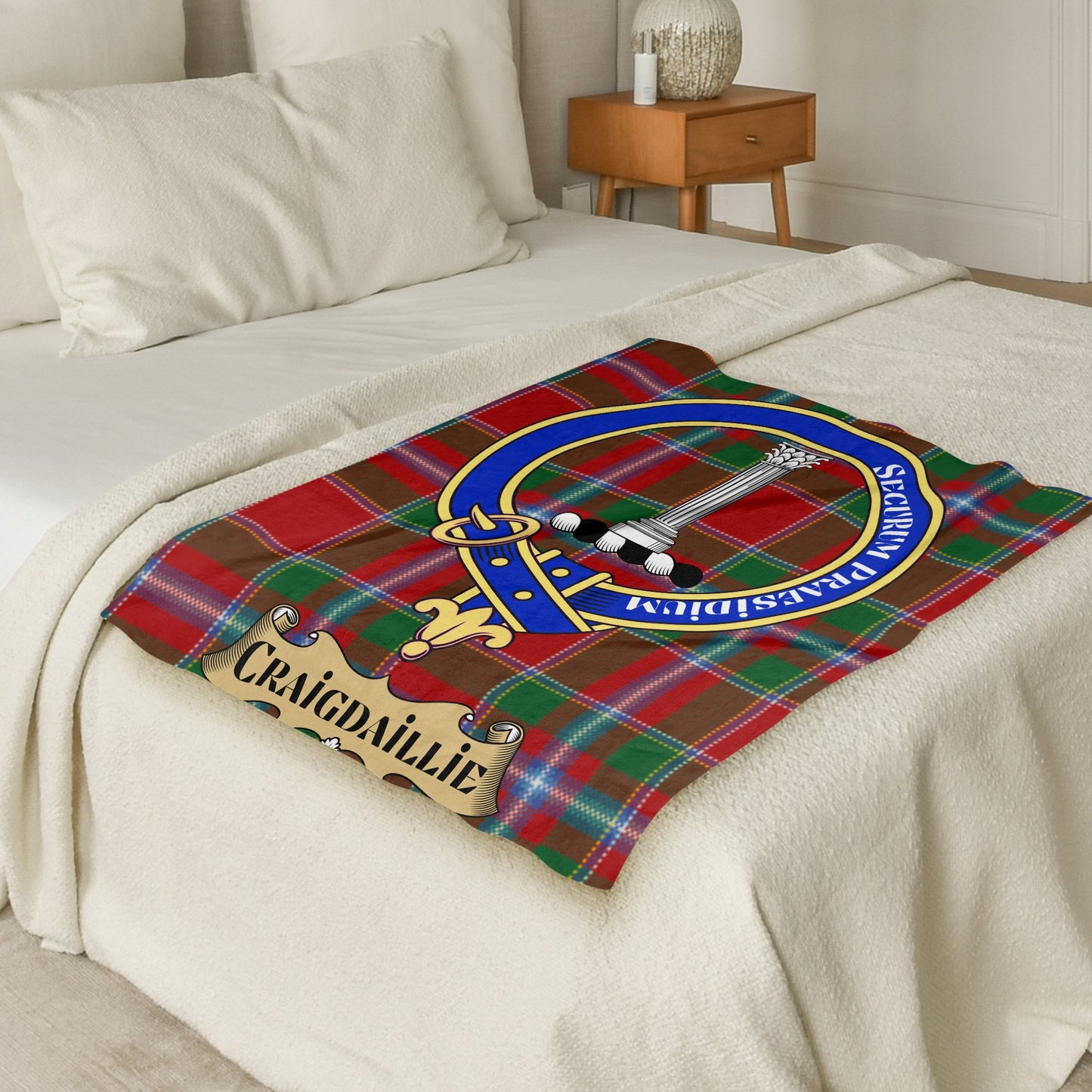 Craigdaillie Scottish Tartan Crest Throw Blanket - Living Stone Gifts