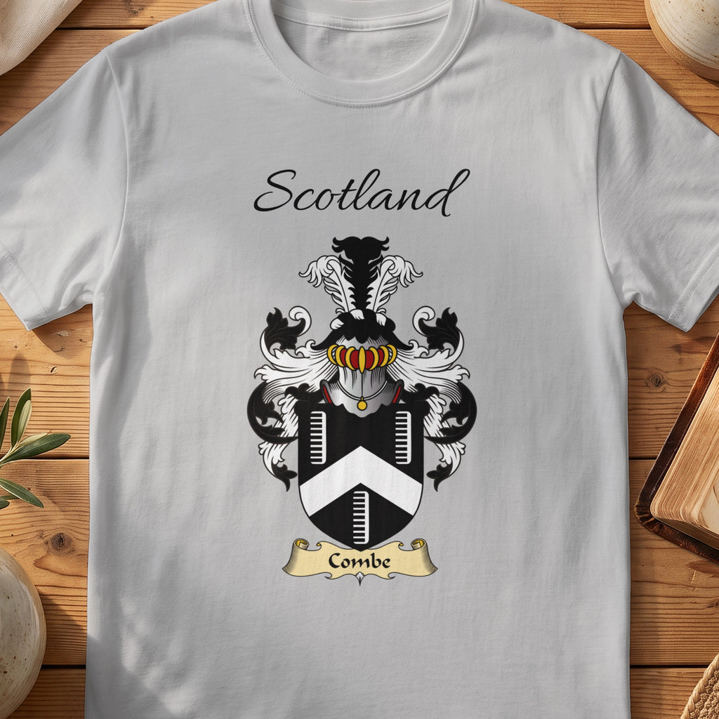 Sport Grey Combe Scottish family shield T-shirt featuring a white chevron between ladder-like motifs on black