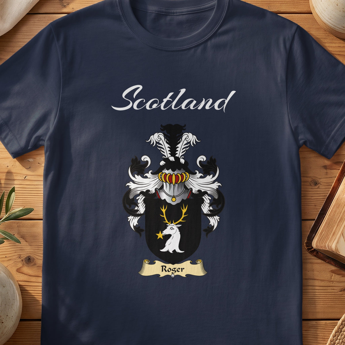 Roger Scottish family shield T-shirt in Navy