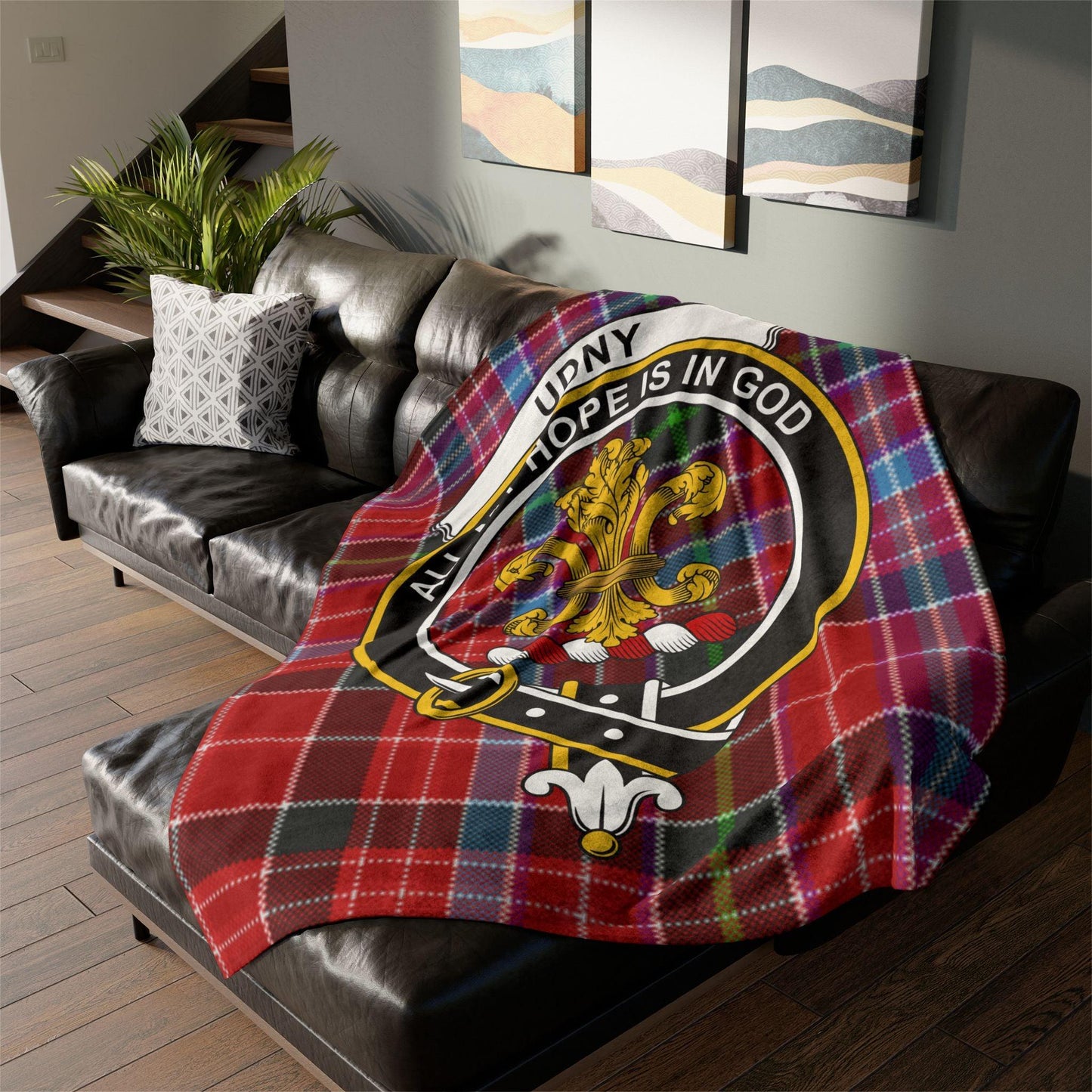 Udny Clan Tartan Blanket – Scottish Crest Throw