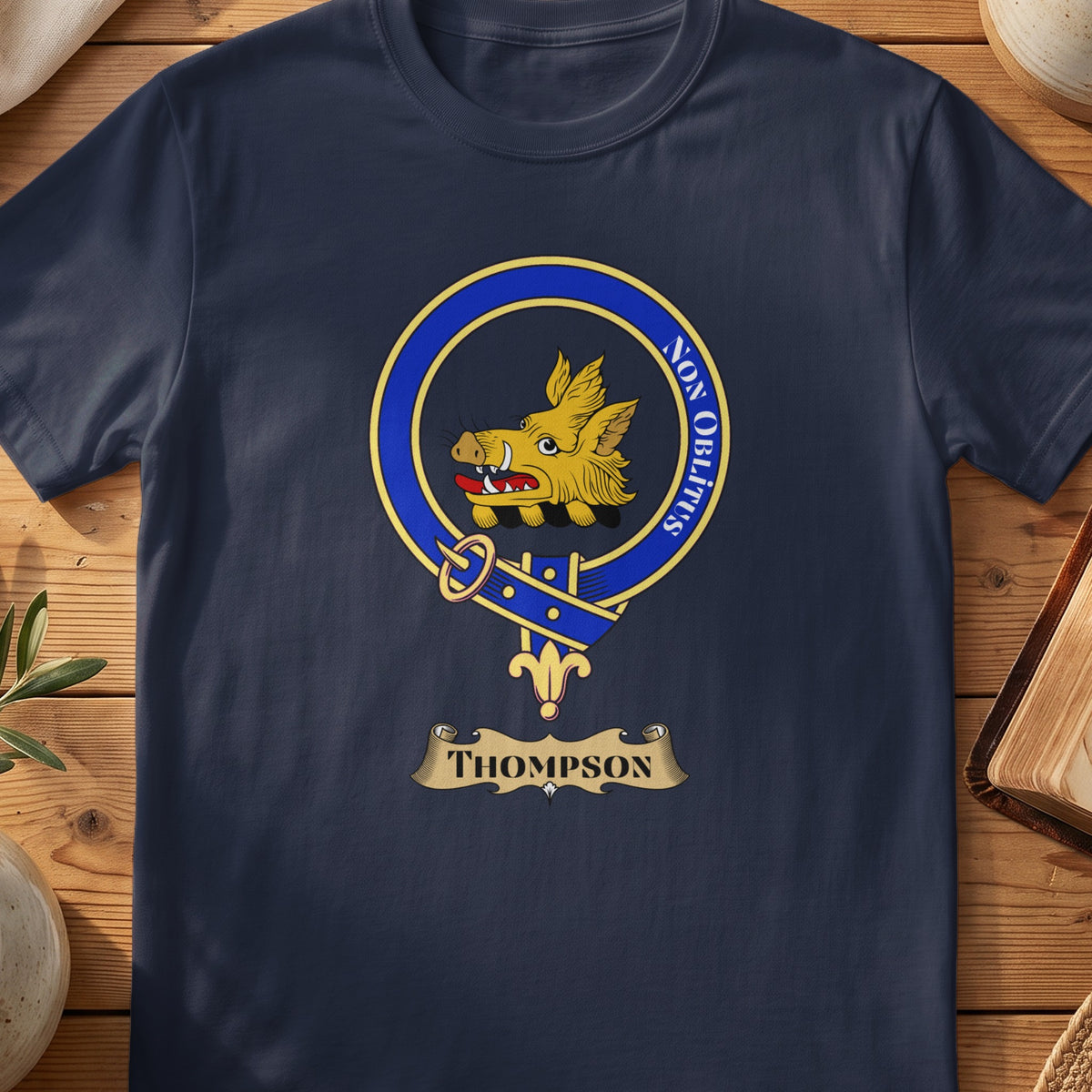 Thompson Scottish clan crest T-shirt in Navy