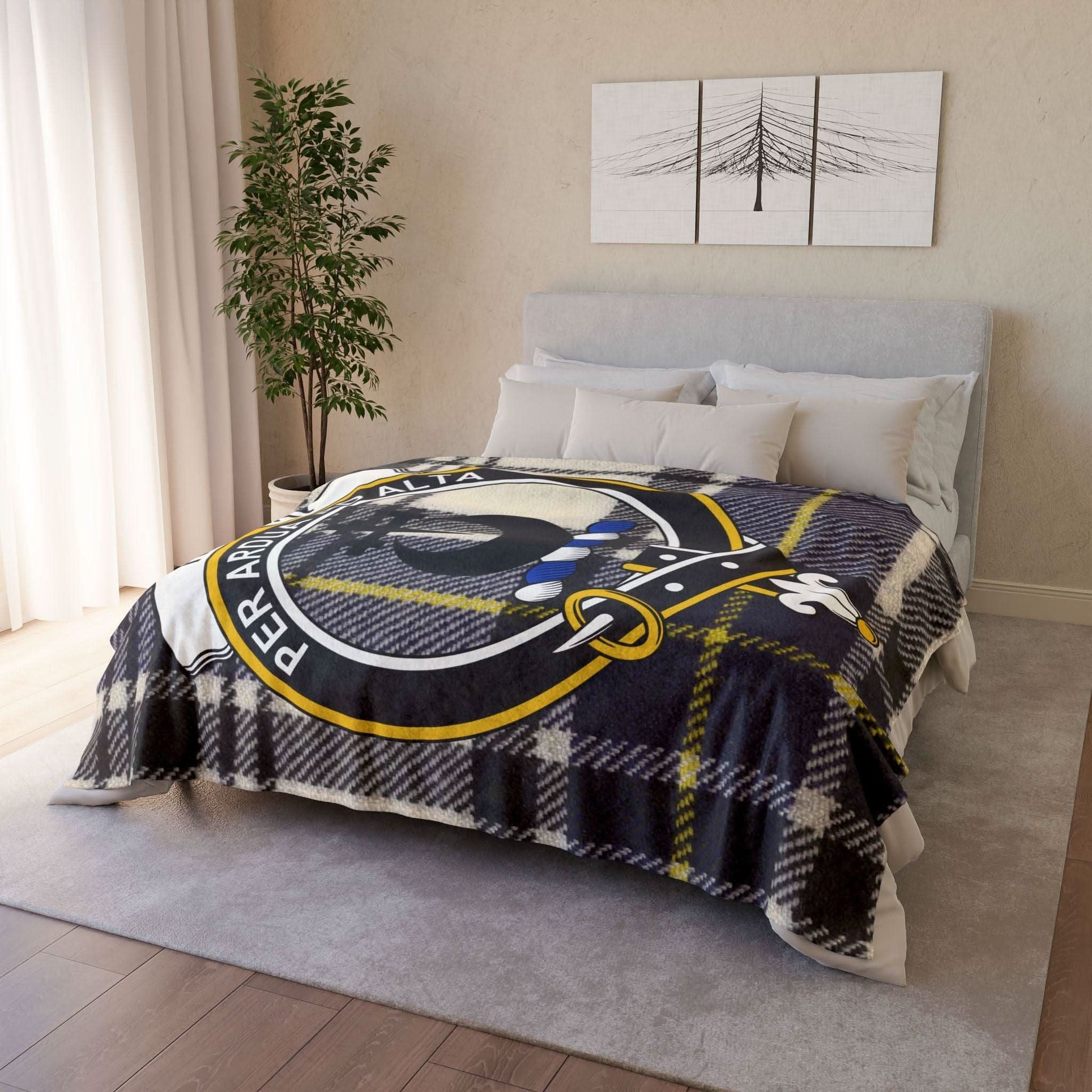 Hannay Clan Tartan Blanket – Scottish Crest Throw, Soft & Cozy - Celtic Ancestry Gifts