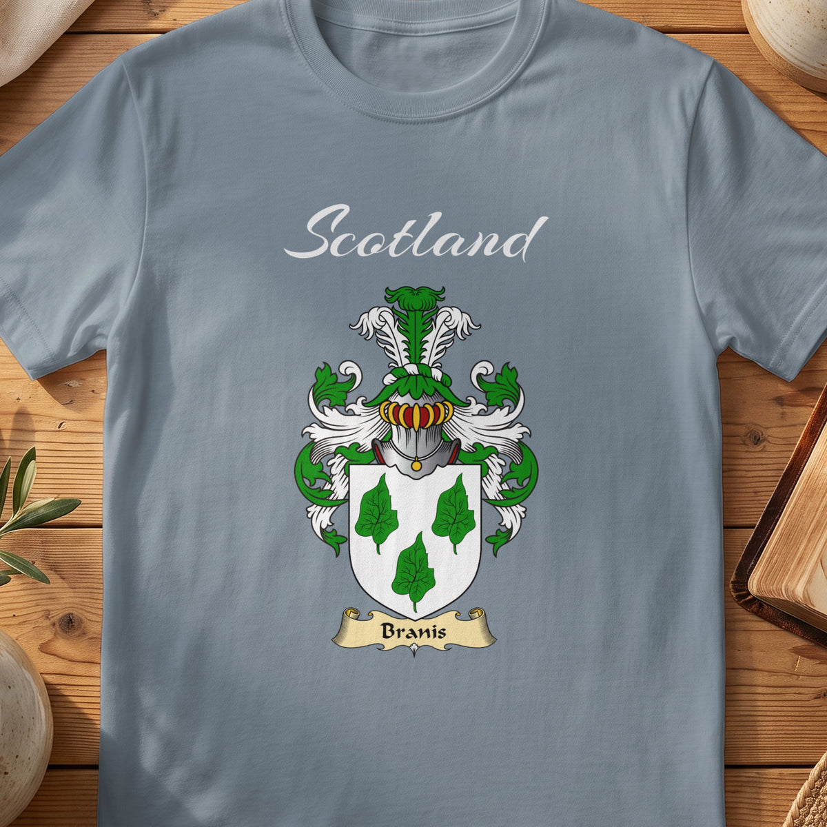 Branis Scottish family shield T-shirt in Stone Blue