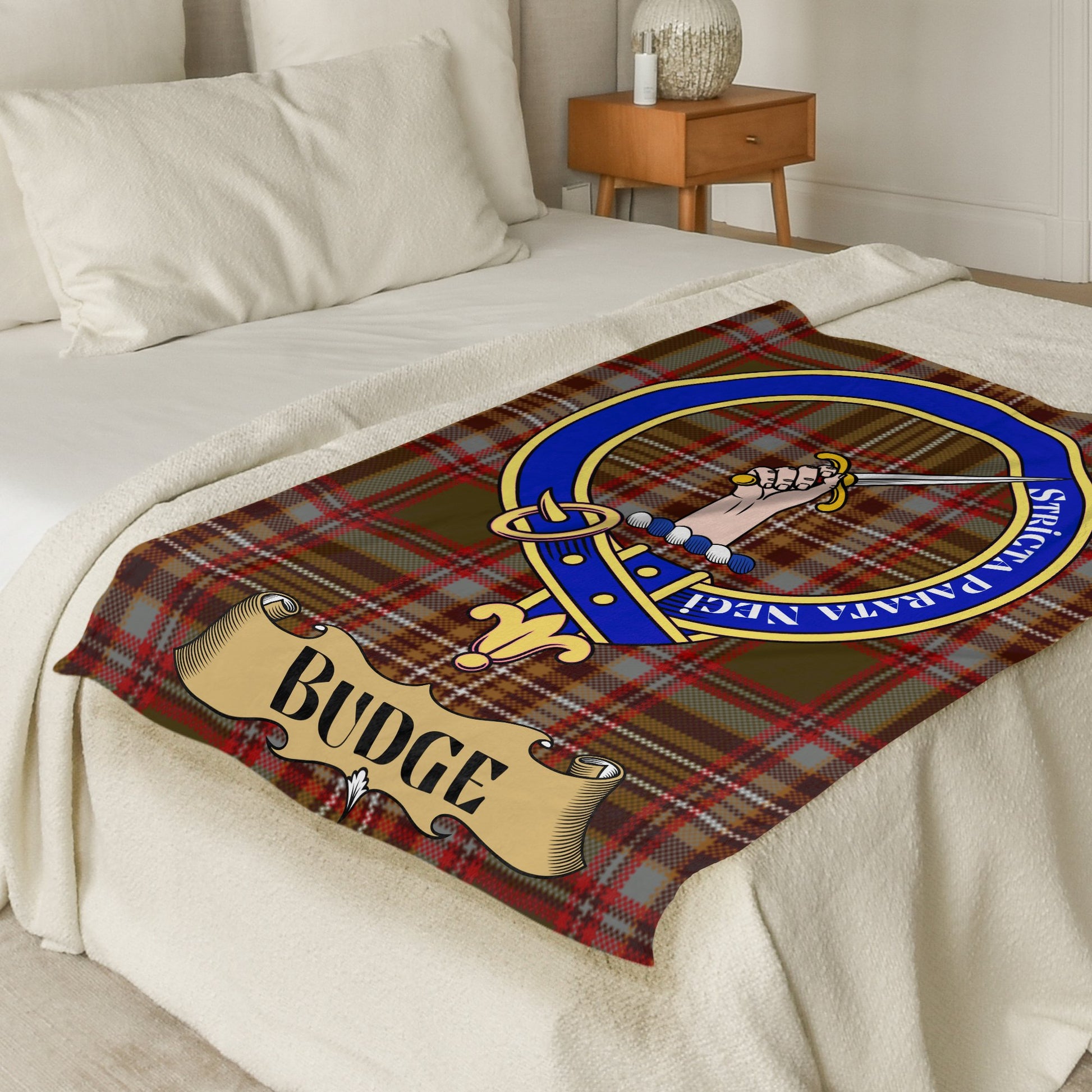 Scottish Clan Budge Crest Tartan Throw Blanket - Living Stone Gifts