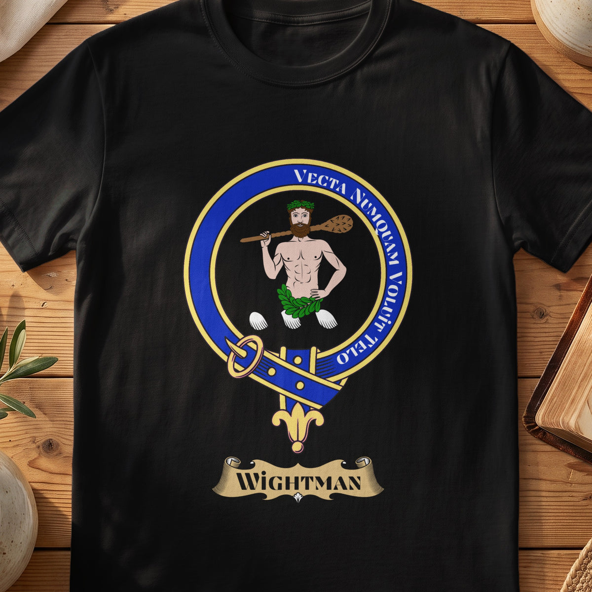 Wightman Scottish clan crest T-shirt in Black