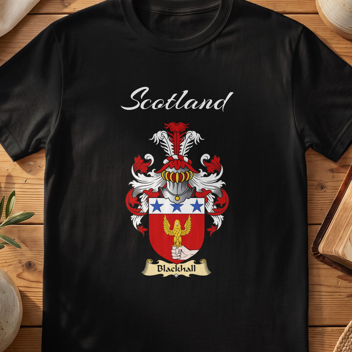 Blackhall Scottish family shield T-shirt in Black