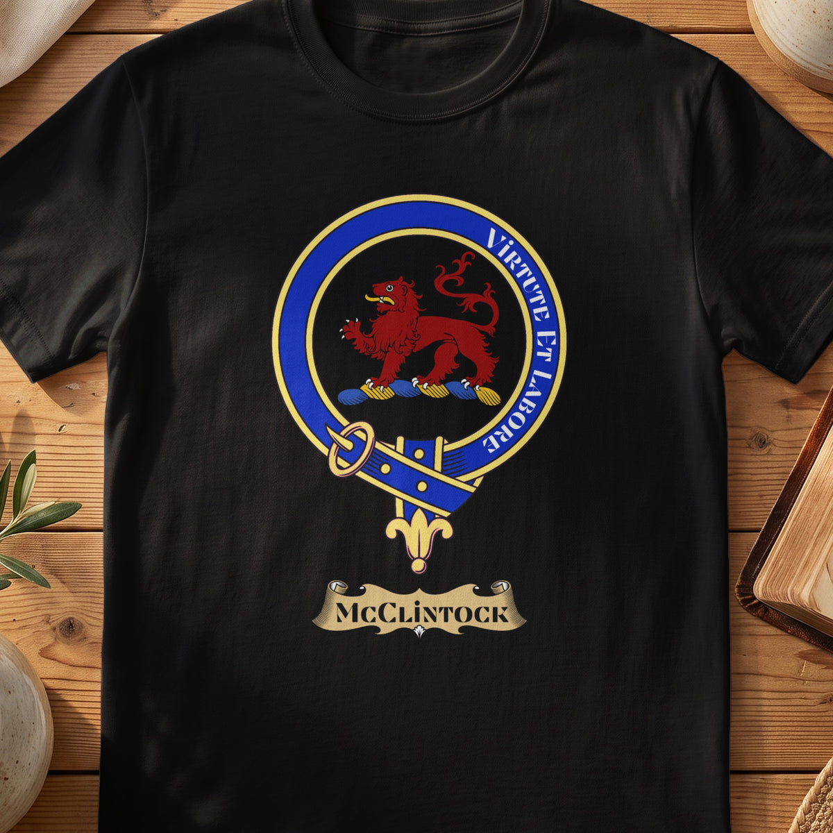 McClintock Scottish clan crest T-shirt in black