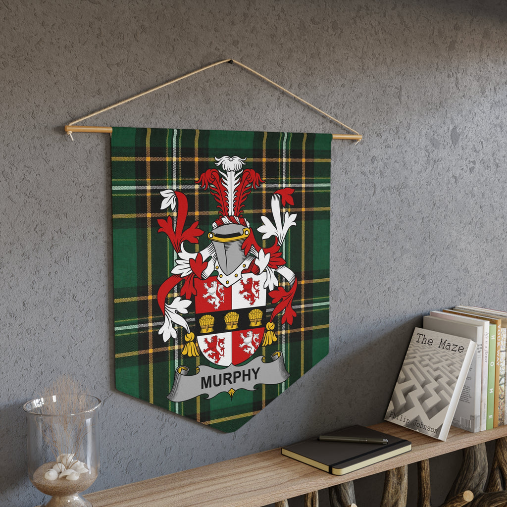Green tartan banner with the Murphy crest and name displayed.