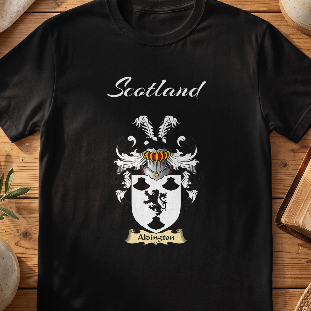 Alsington Scottish family shield T-shirt in Black