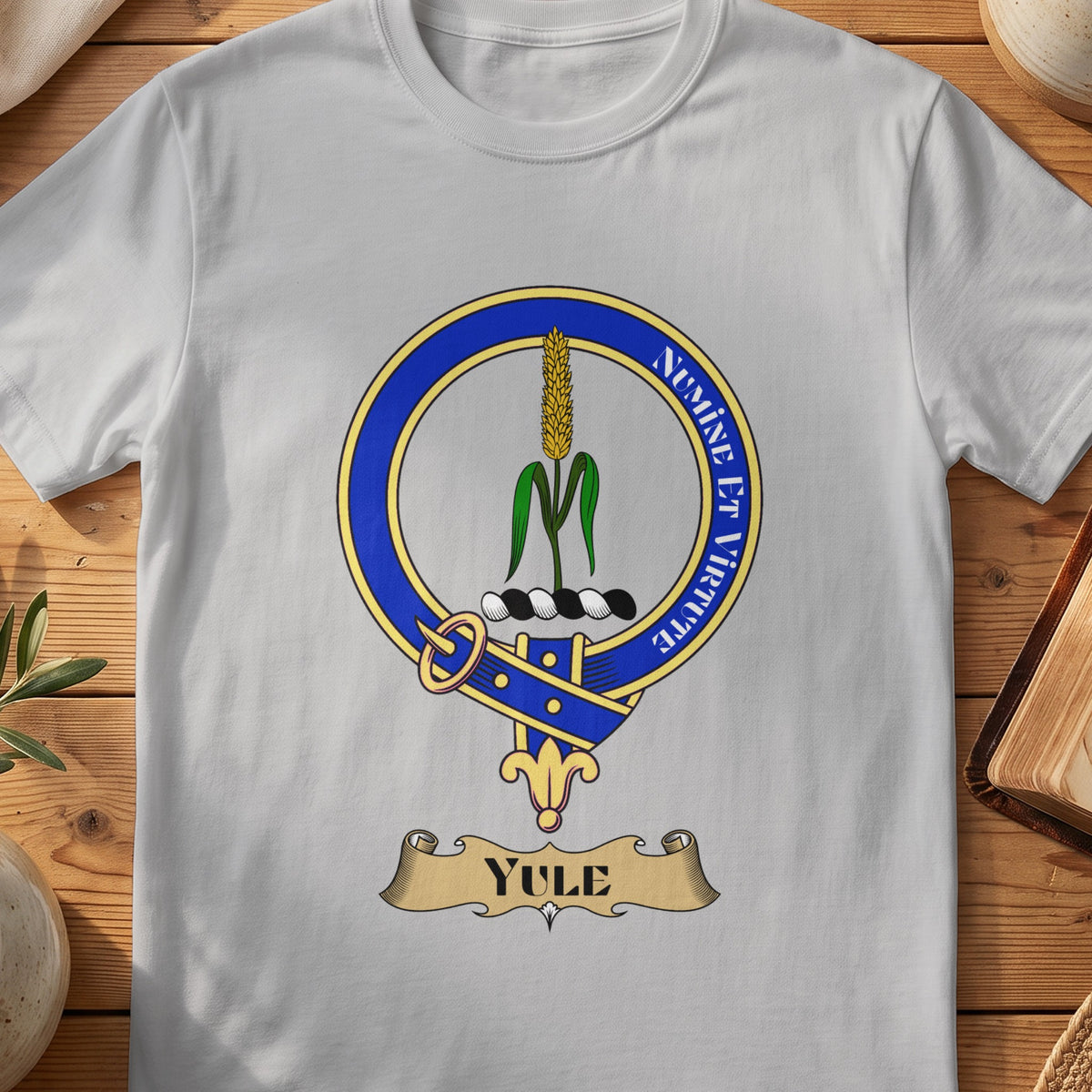 Yule Scottish clan crest T-shirt in Sport Grey