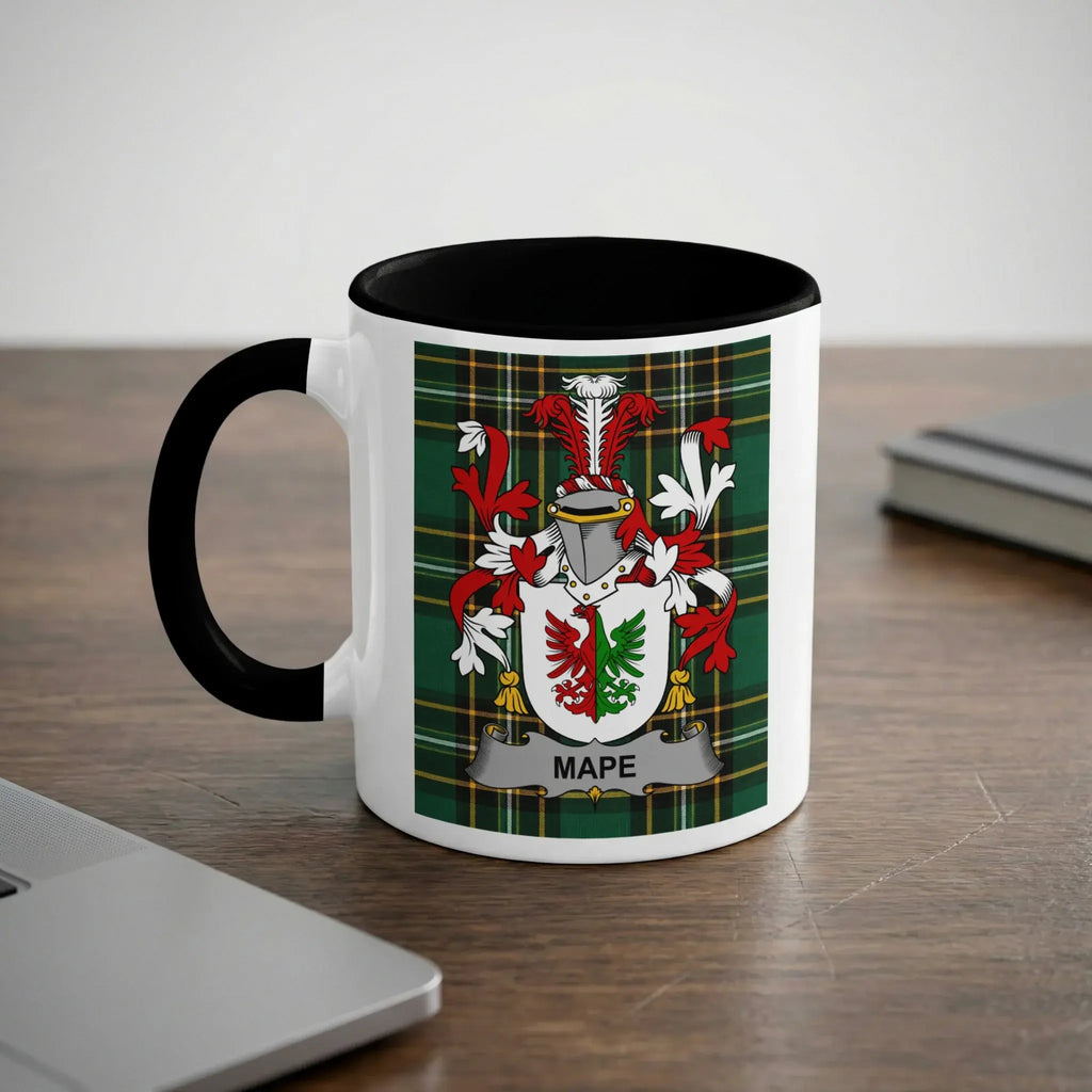 Mug with a green, red, and white crest featuring the name MAPIE.