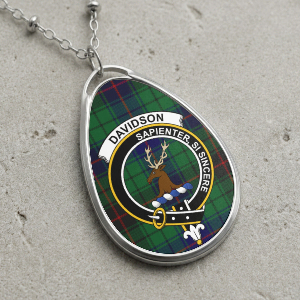 Davidson clan Scottish tartan necklace with clan crest on tartan background