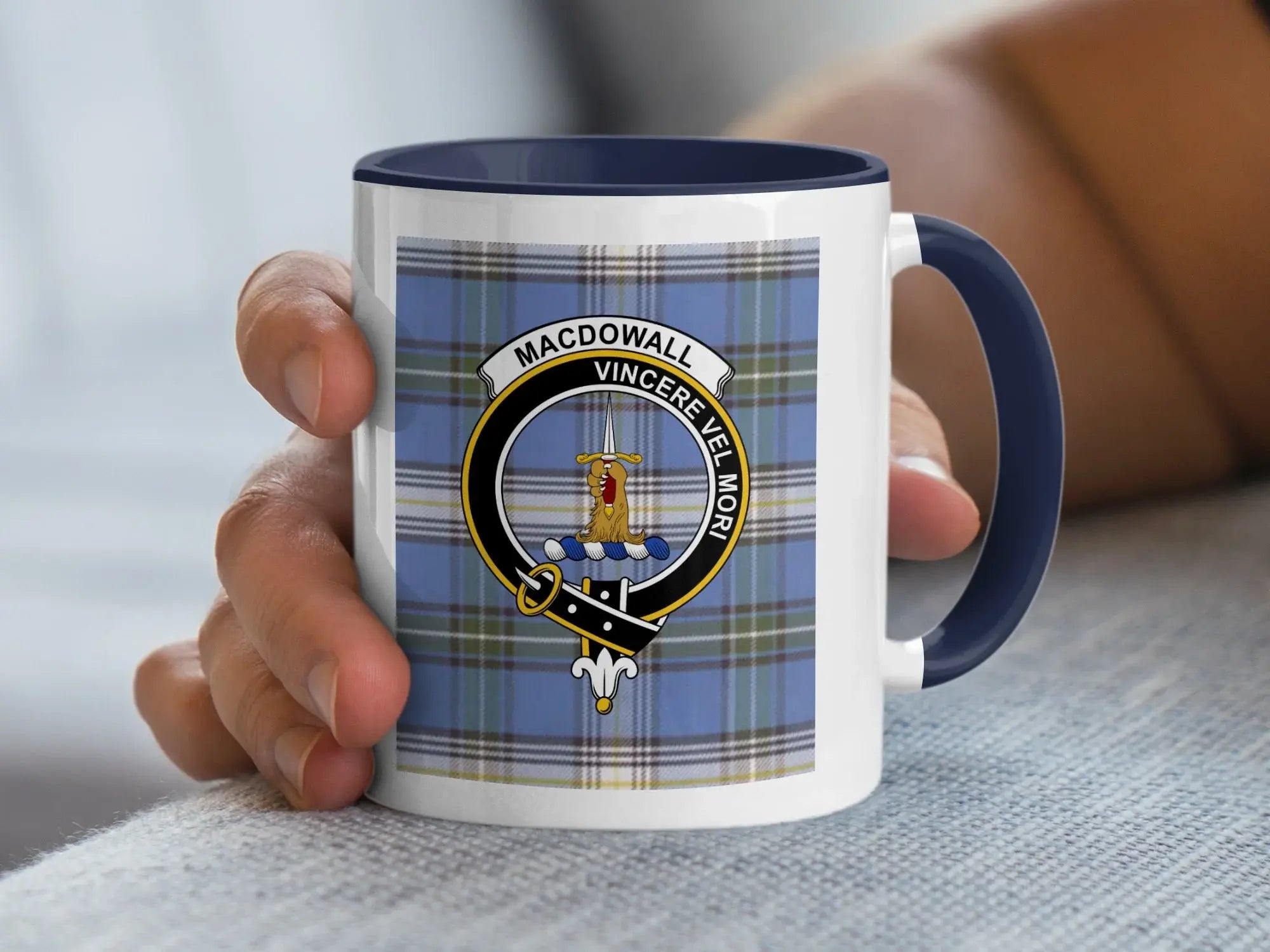 Macdowall Vincere Vel Mori Plaid Design Mug