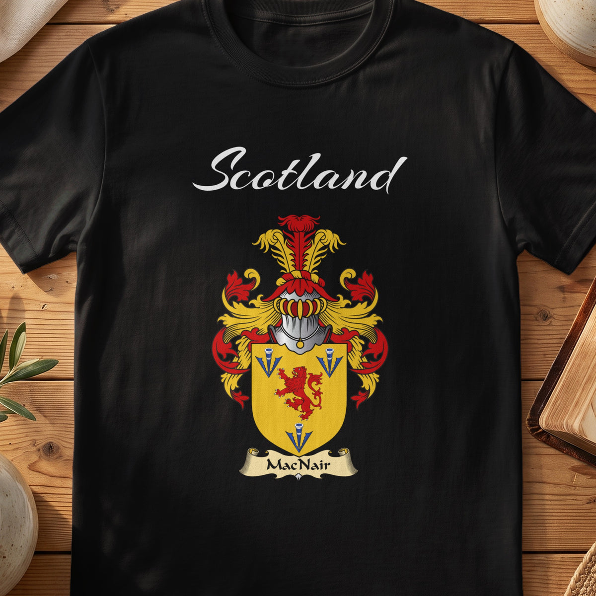 MacNair Scottish family shield T-shirt in Black