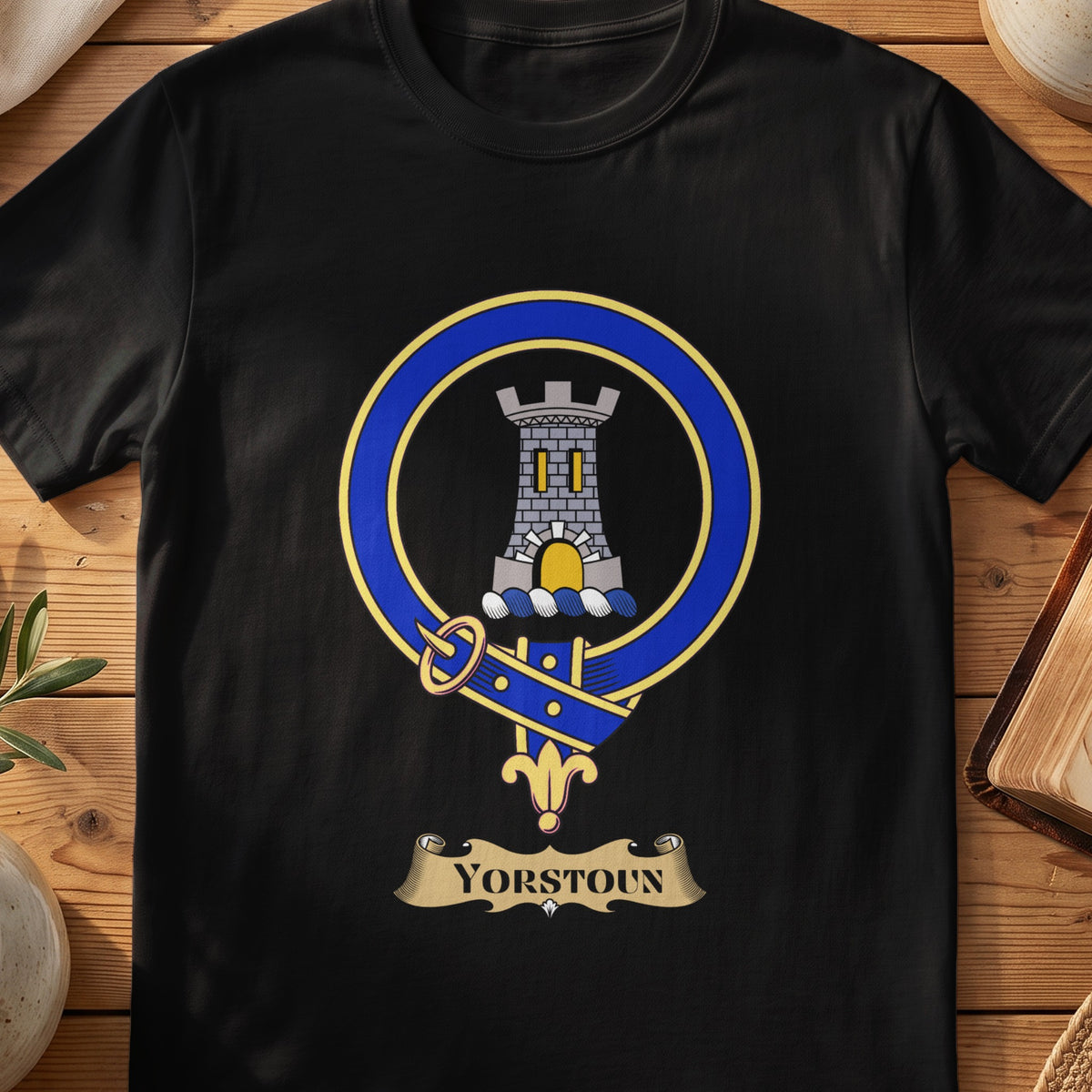 Yorstoun Scottish clan crest T-shirt in Black