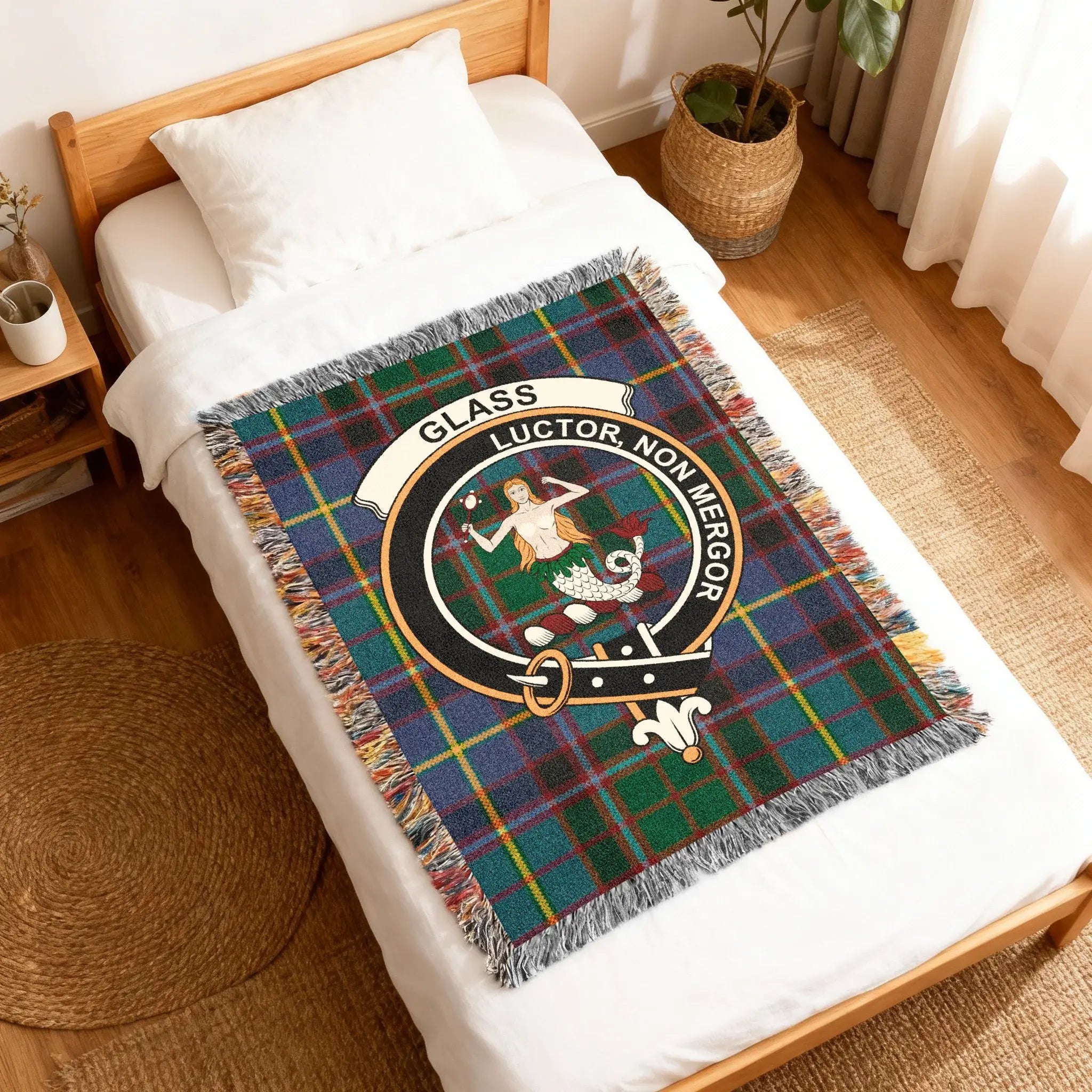 Luctor Non Mergo Glass Crest Print Blanket