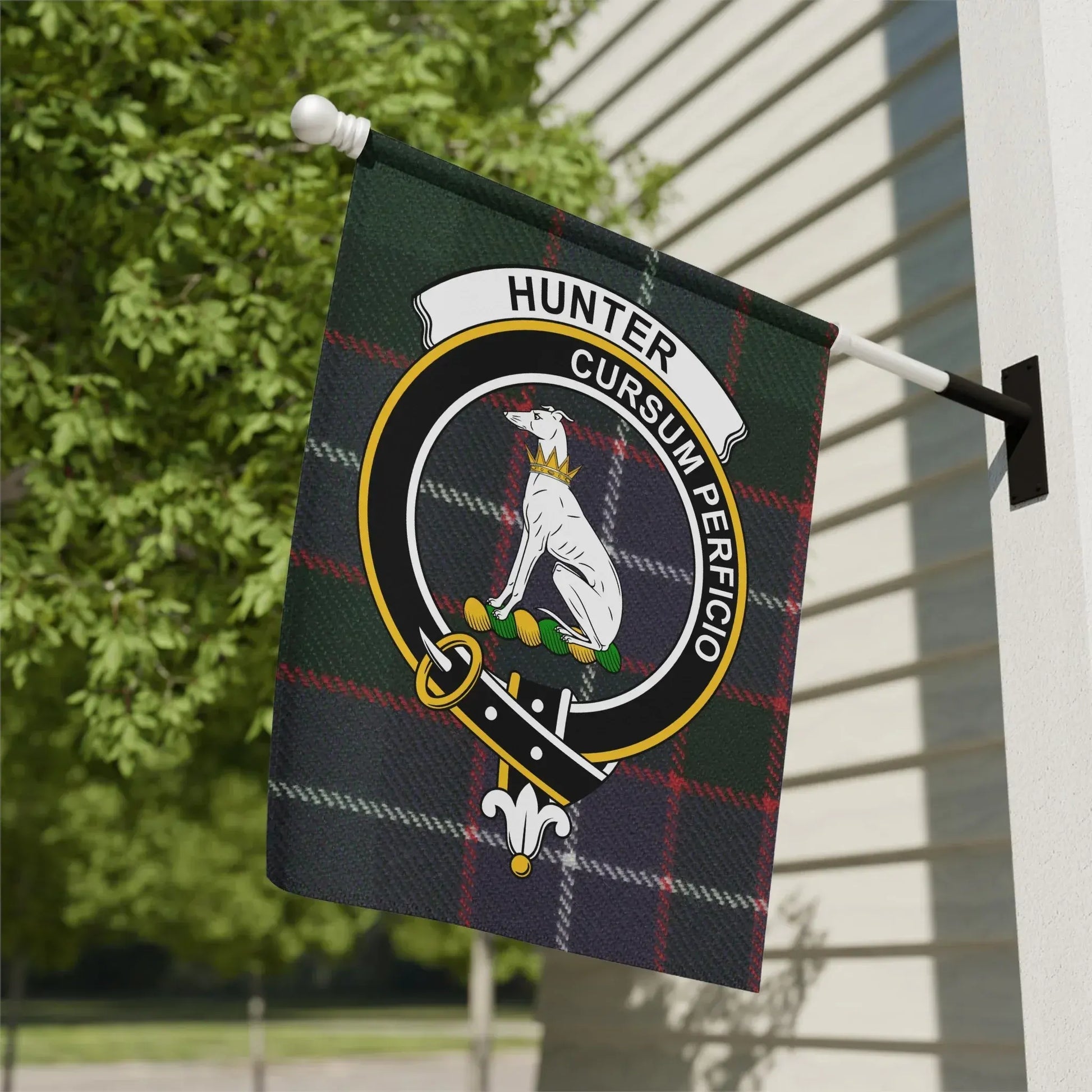 Hunter Cursum Perfecio Plaid Decorative Flag product