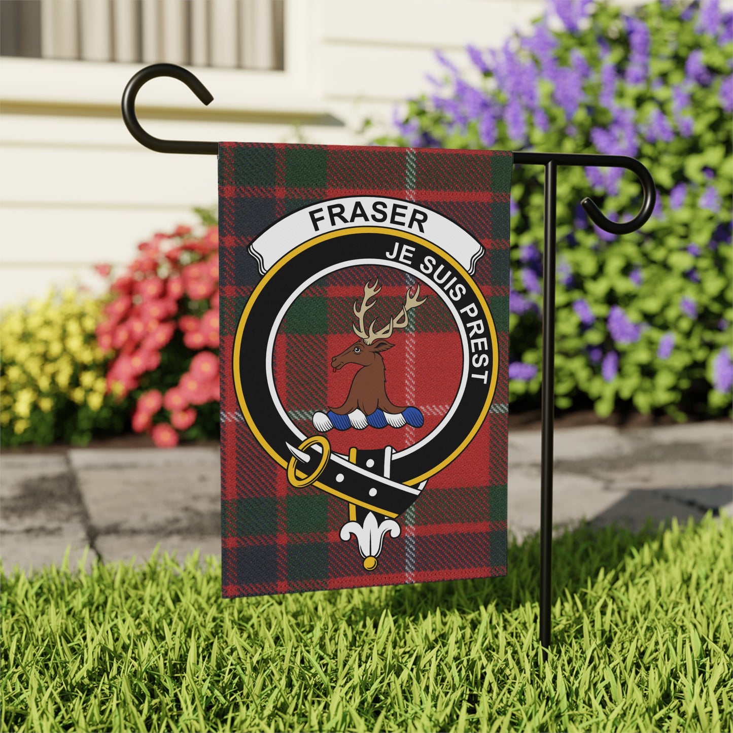 Fraser tartan flag with clan crest and motto "Je Suis Prest".