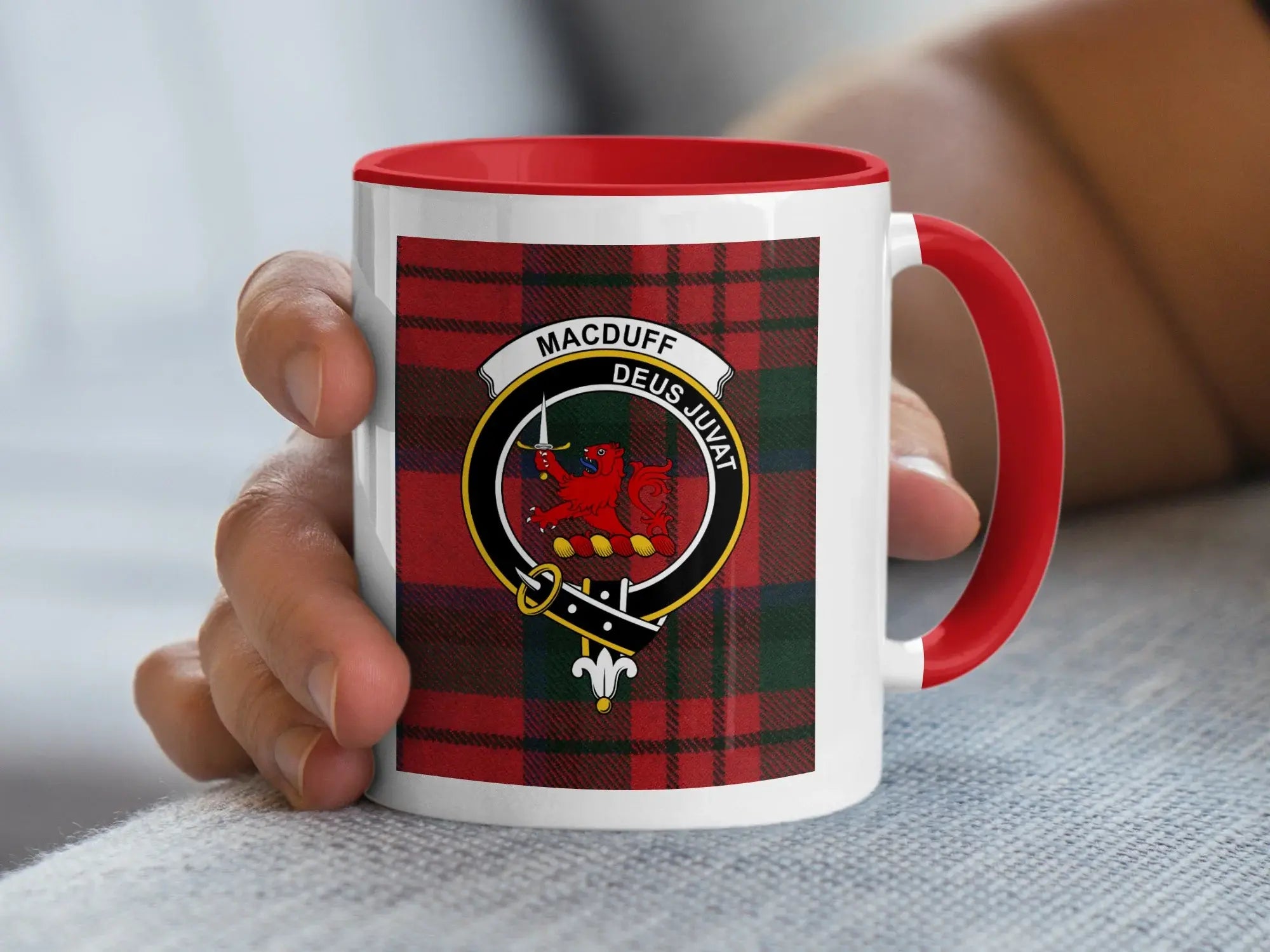 Macduff Deus Juvat Crest Red Plaid Pattern Mug