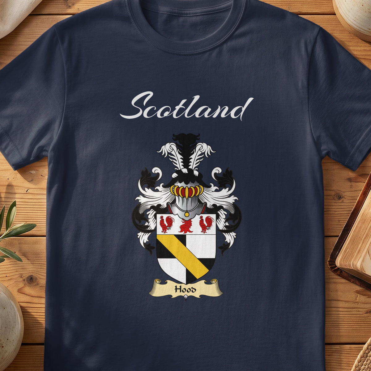 Hood Scottish family shield T-shirt in Navy
