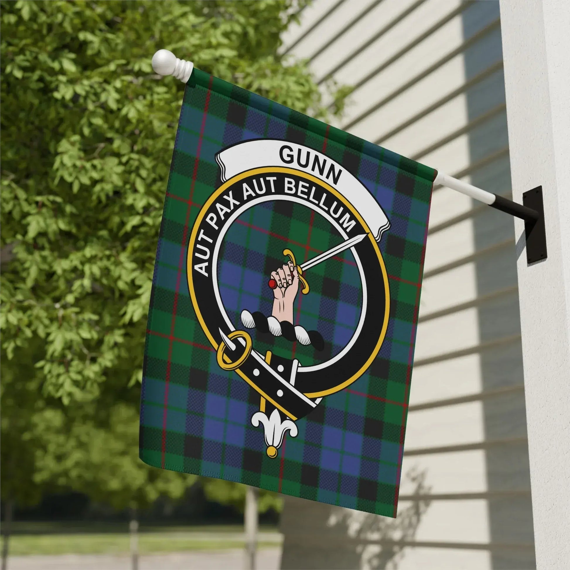 Gunn Aut Pax Aut Bellum Decorative Flag product