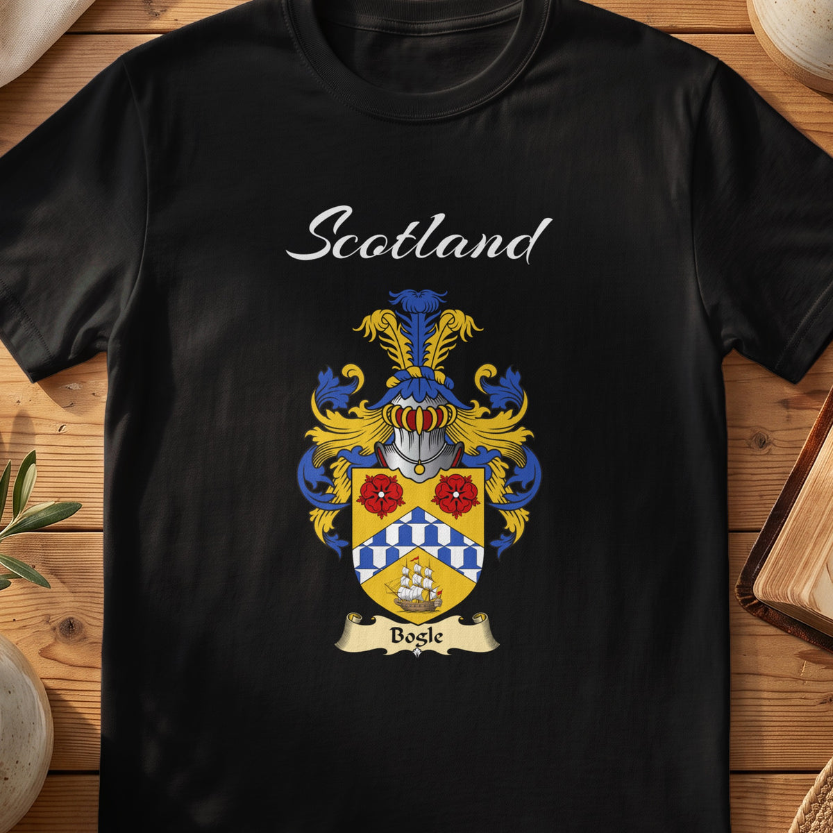 Bogle Scottish family shield T-shirt in Black