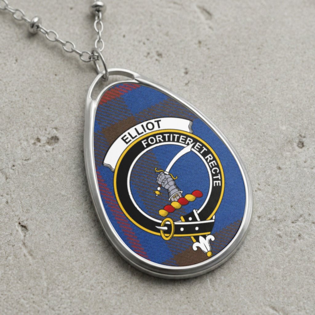 Elliot clan Scottish tartan necklace with clan crest and Fortiter et Recte motto on tartan background