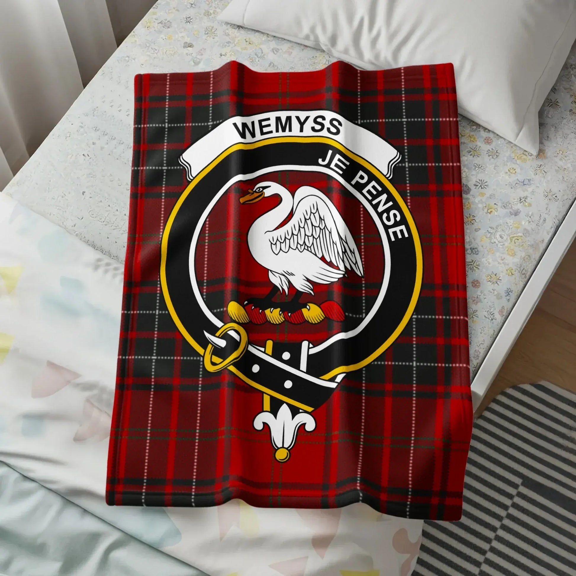 Wemyss Je Pense Plaid Crest Design Blanket product