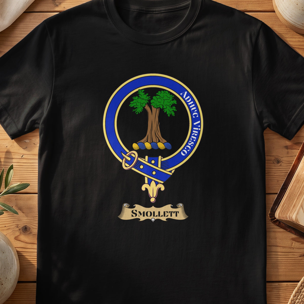 Smollett Scottish clan crest T-shirt in Black