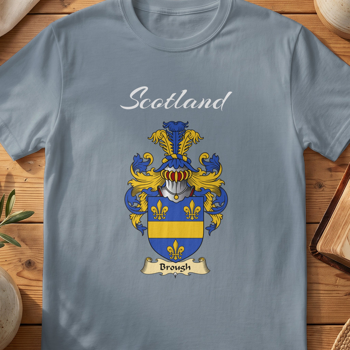 Brough Scottish family shield T-shirt in Stone Blue