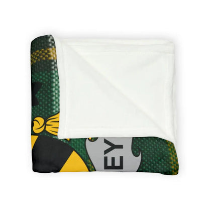 Bold Patterned Cozy Blanket for Comfortable Lounging Product